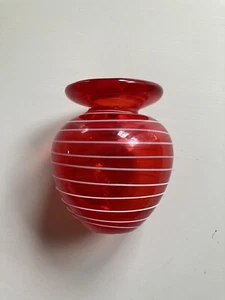 Unsigned Studio Art Glass Red Vase with Applied White Swirl Thread 3 1/4” - Picture 1 of 5