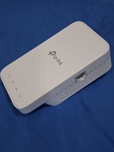 TP-LINK RE230 AC750 WiFi Range Extender - Picture 1 of 3