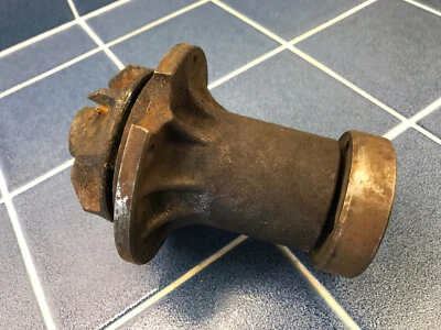 Vintage Mercedes Benz Water Pump for  200 220 280 300D 300SD 230 1968-85 German - Image 1 of 4