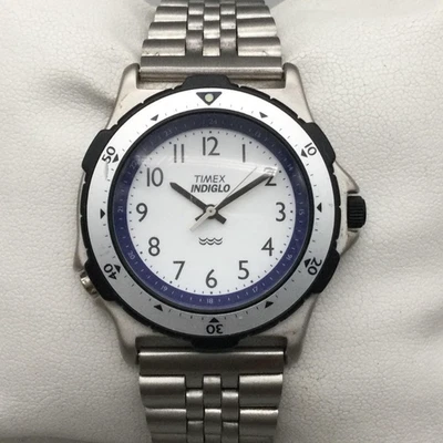Винтажные мужские часы Timex Indiglo 39 мм нержавеющая сталь вращающийся ободок новый аккумулятор 7,5 дюйма - Изображение 1 из 4