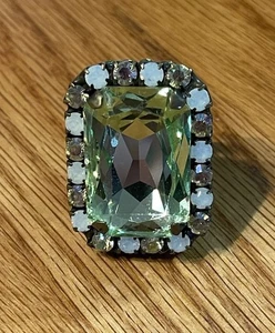 Sorrelli Luxurious Emerald-Cut Cocktail Ring Antique Silver Green - Picture 1 of 4