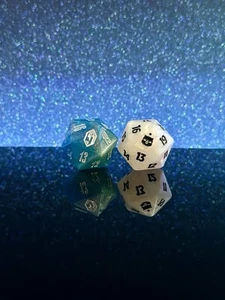 MAGIC MTG Final Fantasy d20 Spindown Die White & Shinra Crystal Blue Gift Bundle - Picture 1 of 3