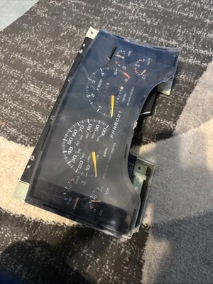 1995-1998 Chevy S10 Blazer Speedometer Instrument Cluster 16172820 - Image 1 of 4