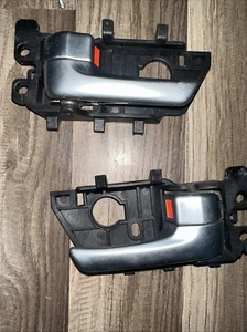 Manija de puerta para Kia Forte 2010-2013 delantera izquierda/derecha pintada de plástico plateado - Imagen 1 de 1