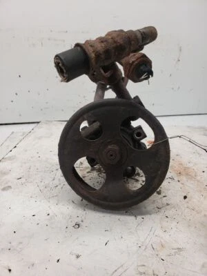 Bomba de dirección asistida usada se adapta a: Nissan Xterra 2005 6 cilindros grado A Foto 1 de 4