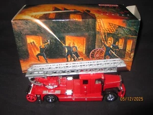 Matchbox Of Yesteryear Fire Truck YFE-05 1932 Mercedes-Benz Ladder Truck MIB - Picture 1 of 2
