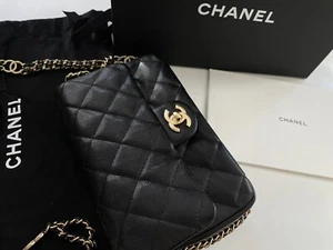 23C Chanel CC Chain Black caviar w/gold HW. Chanel Authenticity+Warranty - Picture 1 of 5