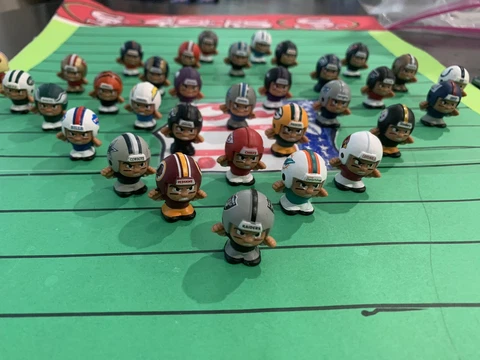 NFL Teenymates Series 4 LBs - Choose your fav team Free shipping New Inv. 9/9 Cover