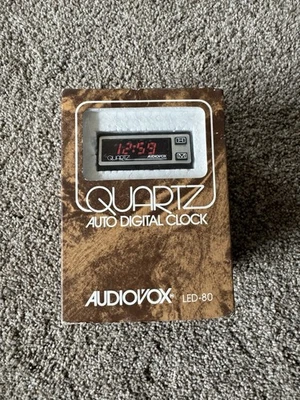 Nuevo Reloj Pantalla Digital Automático Vintage / Cuarzo Audiovox / LED-80 Nuevo Antiguo Stock Foto 1 de 4