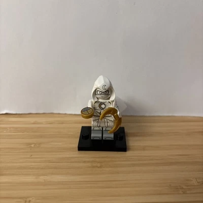 LEGO Marvel Serie 2 Minifigura: Caballero Luna Minifigura con LEGO Calendario Hombre Foto 1 de 4