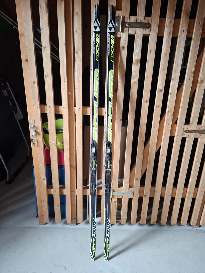 Langlaufski "Fischer Skate" + Langlaufstöcke "Salomon" - Bild 1 von 4