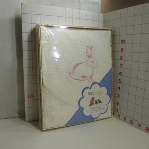 Martha Stewart bestickt Diamant-Strick Baby Decke 32"x42" mit rosa Häschen-NEU - Bild 1 von 5