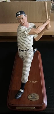 Joe DiMaggio Yankees 2001 8" Danbury estatua como nueva con base - tapa dañada Foto 1 de 4