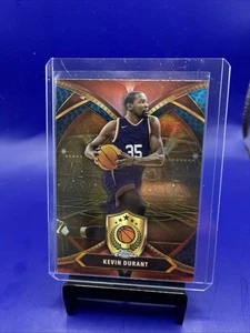Baloncesto azul 2024-25 Topps cromado - Kevin Durant Ball of Duty #BOD-9 - Imagen 1 de 1