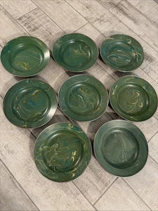 Mackenzie Childs Enamel Pasta Bowls Green Swirl 9” Diameter Set of 8 - Afbeelding 1 van 12