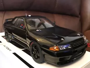 AUTOART 1/18 NISSAN SKYLINE GT-R (R32) PLAIN COLOUR VERSION GLOSS BLACK 89280 - Picture 1 of 9