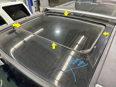 06-10 HUMMER H3 SLIDING SUN MOON ROOF GLASS WINDOW ONLY - Image 1 of 4