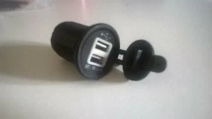 Doppia presa USB 5 volt universale per auto - Foto 1 di 6