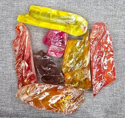 767.45CTS Mix Lab-Created Sapphire Corundum Rough (7 pieces) | For Faceting - Image 1 of 4