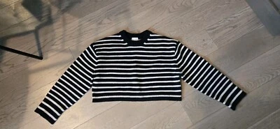 Suéter H&M Cuadrado Corto Cuello Redondo Negro y Crema Rayas Tejido Pullover Para Mujer Talla S Foto 1 de 3