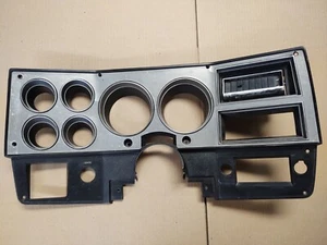 73-85 CHEVY GMC TRUCK SUBURBAN BLAZER INSTRUMENT DASH BEZEL - Bild 1 von 12