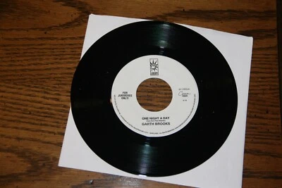 GARTH BROOKS VINYL 45 ONE NIGHT A DAY B/W MR BLUE NEW UNPLAYED - Image 1 of 2