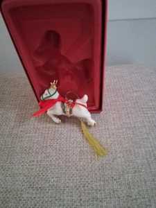 New Lenox Reindeer in Fligure Ornament Boxed - Picture 1 of 5