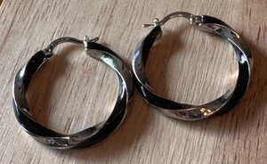 Black and Silver Hoop Earrings Twisted Design Fashion Costume J5 - Picture 1 of 3