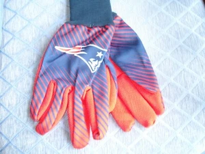 NEW NFL NEW ENGLAND PATRIOTS ADULT TWO TONE TEAM WORK SPORT UTILITY GLOVES - Picture 1 of 1