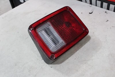 Luz trasera derecha del lado del pasajero Jeep Wrangler 2014-2017 #074439-34B Foto 1 de 2