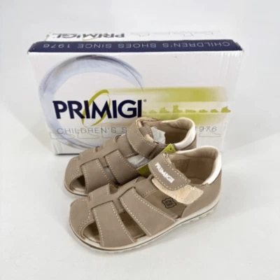 NUEVO CON ETIQUETAS Primigi Bebé Niño Pequeño Anti Golpes Puntera Cerrada Sandalias Taupe Talla 8.5 Unisex Foto 1 de 4