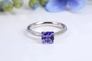 1,04 Karat klassischer quadratischer Platinring Kissenschliff AAA abgestuft Tansanit besetzt - Bild 1 von 8
