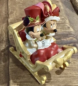 Disney Parks Victorian Christmas Mickey & Minnie Mouse Schlitten Ornament - Bild 1 von 5