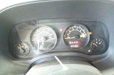 Jeep Compass 2016 OE velocímetro calibre clúster 104 k millas Foto 1 de 4