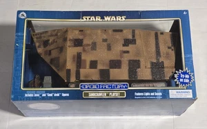 Star Wars Droid Factory Sandcrawler Juego Jawa & Gonk Droid Disney World Nuevo - Imagen 1 de 23