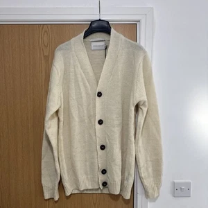 PEREGRINE 1796 Makers Stitch Cardigan | 100% British Wool | Ecru | Large | Neu mit Etikett - Bild 1 von 6