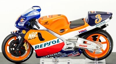 Honda NSR500 Alex Crivillé 1999 Scala 1:24 Model World Champion Classe 500 N° 3 - Immagine 1 di 4
