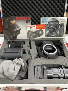 Pentax 6x7 Kameragehäuse und Objektiv Kit mit Handbüchern, Makroobjektiv, f2.8, f3.5, Ext Tube - Bild 1 von 24