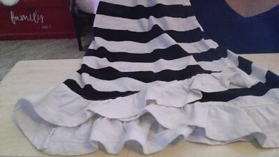 可爱 Circo XS (4/5) 赛车褶皱底部黑色/白色条纹背心哇 — 第 1/4 张图片