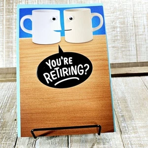 Tarjeta de felicitación de jubilación Hallmark 6x8 tazas de café escritorio mancha marrón humor divertido - Imagen 1 de 8