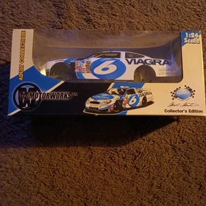 Motorworks 1:24 Collectors Edition 2004 Mark Martin #6 NASCAR SEALED - Picture 1 of 5
