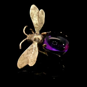 18ct Yellow Gold Bee Brooch – Amethyst Cabochon, Nature-Inspired Design - Picture 1 of 22