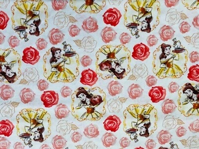 Tela de algodón Disney Princesa Bella enmarcada La Bella y la Bestia se vende por 1/2 yarda  Foto 1 de 3