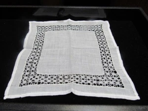 Antiguo Pañuelo Infantil Blanco Batista Algodón Dibujado Trabajo Raro! - Imagen 1 de 3