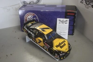 2000 Michael Waltrip Nations Rent 1/24 Action NASCAR Diecast Autographed - Picture 1 of 2