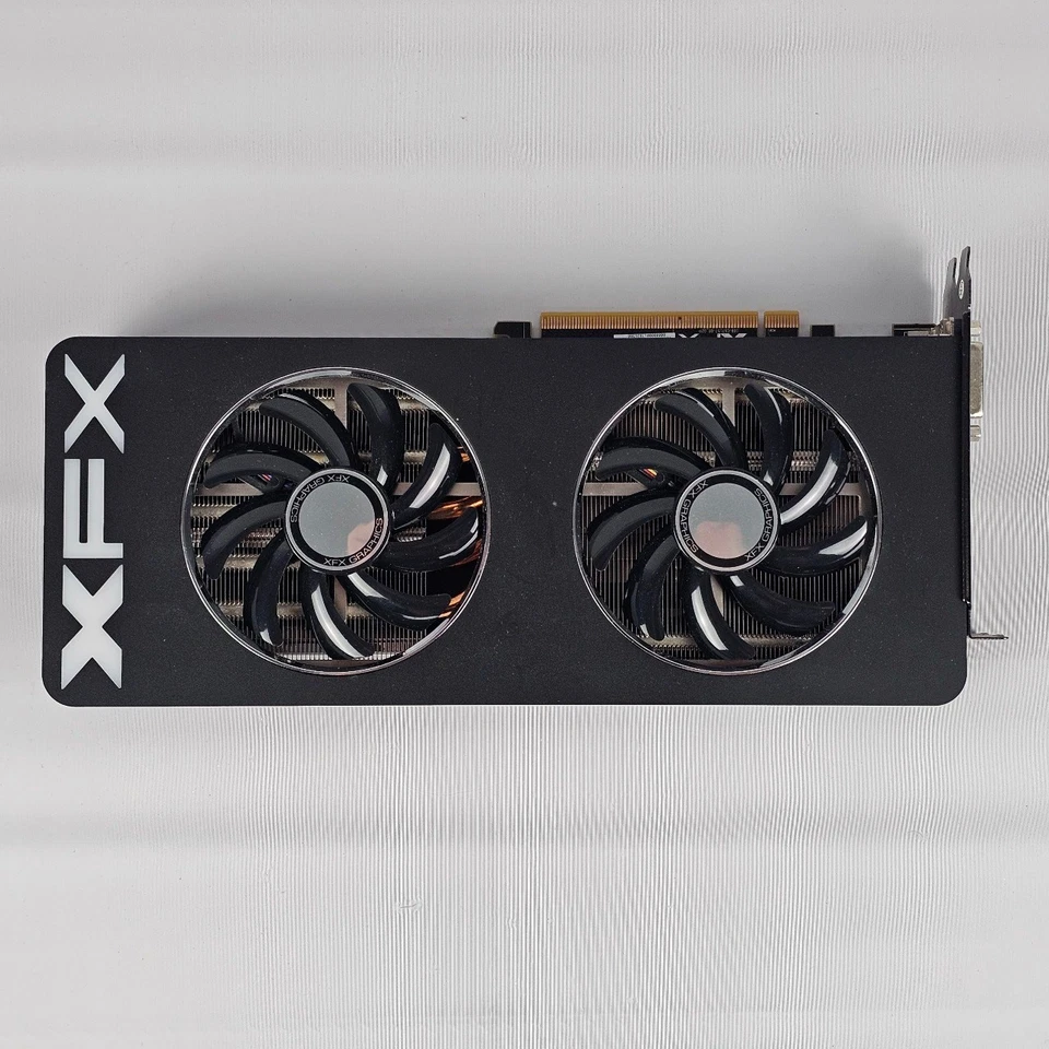 XFX Radeon R9 290X Black Double D Edition 1050 MHz 4 GB GDDR5 PCI Express 3.0 16 - Image 1 of 4