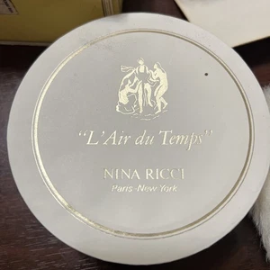 Polvo perfumado Nina Ricci L'Air Du Temps 6 OZ/170 g nuevo sellado (Francia) - Imagen 1 de 12