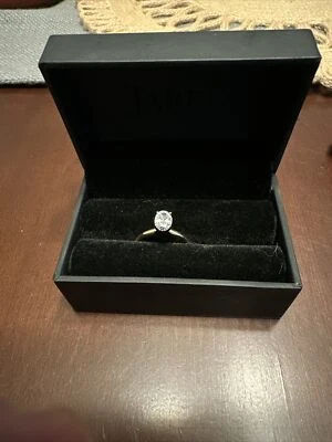 Anillo de compromiso solitario ovalado de diamantes creado en laboratorio Jared 0,89 quilates Foto 1 de 4