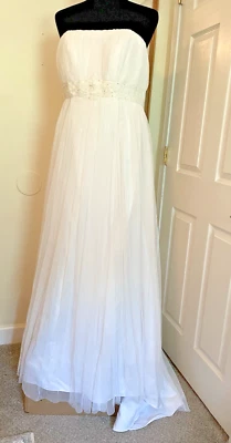 New Davids bridal wedding dress sz 16 Strapless Tule chapel train white - Image 1 of 4