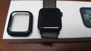 apple watch se 2nd gen 40 mm - Picture 1 of 4